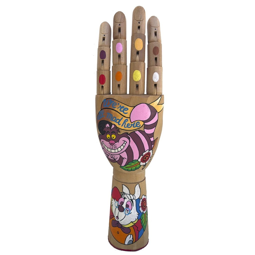 Mano Alicia Mad Gato