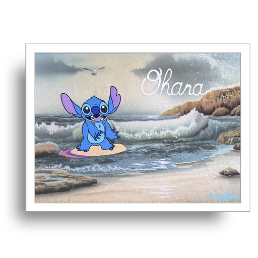 Lámina Edición Limitada Ohana Stitch surf