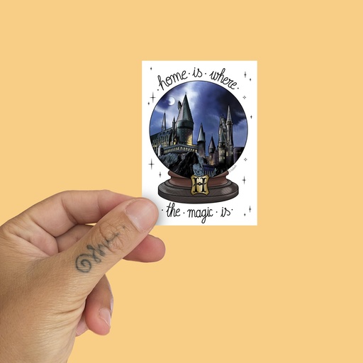 Pegatina Home is where the magic is by la barbuda