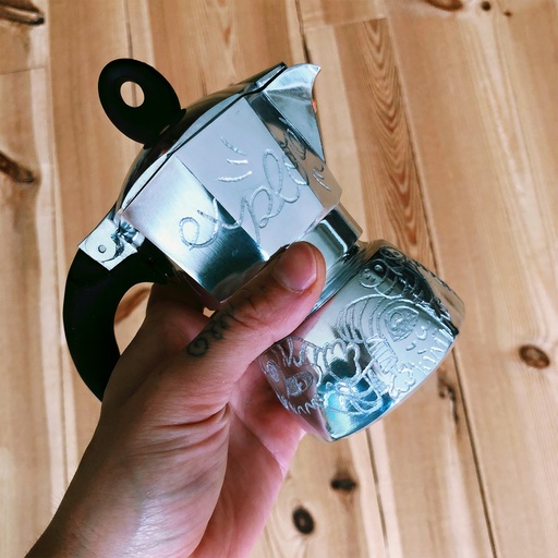 Cafetera Bialetti Moka Dama Grabada a mano Explore